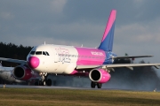Airbus A320-232 HA-LWD 4351 Krzysztof Horn